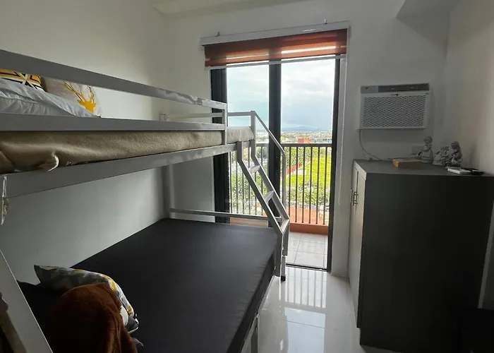 Apartment Modern With Balcony And View Near Bgc *
