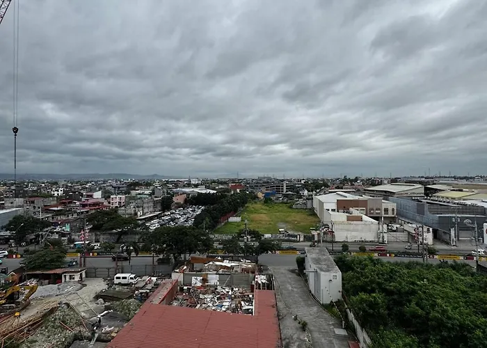 Modern With Balcony And View Near Bgc *